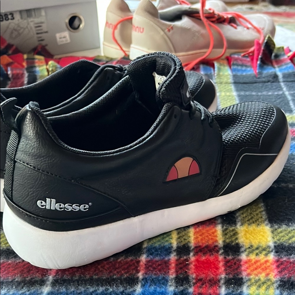 Ellesse Black Sneakers with Breathable Mesh and White Sole - Picture 5 of 10